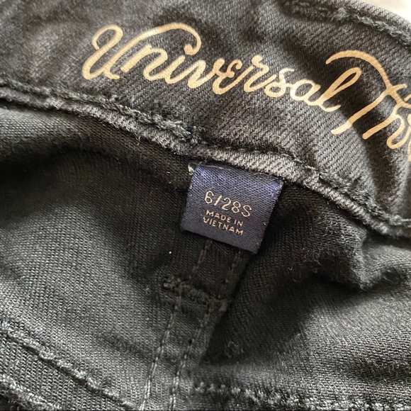 Mid-rise Universal Thread Skinny Jeans - Picture 8 of 10